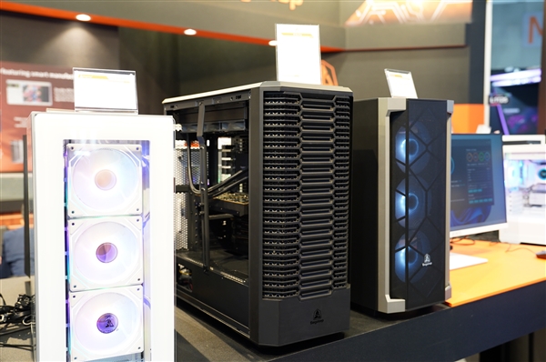 COMPUTEX2024:鑫谷高功率密度CRPS电源与数字电源已就位与友商共同迎接AI新时代(图5) COMPUTEX2024:鑫谷高功率密度CRPS电源与数字电源已就位与友商共同迎接AI新时代(图5)