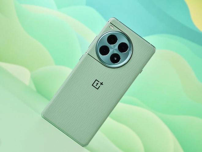 24GB+1TB新机发布骁龙8Gen3+8T旗舰屏仅售3199元起(图3)