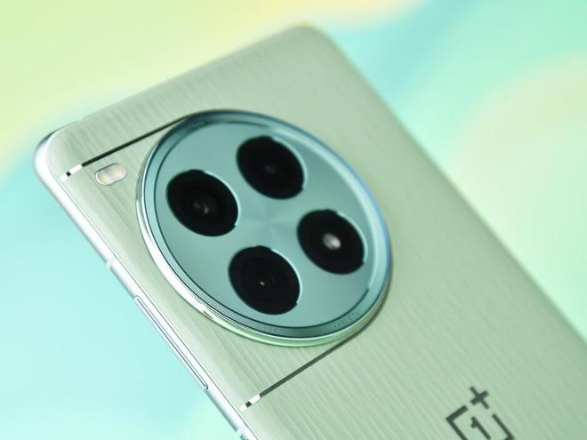 24GB+1TB新机发布骁龙8Gen3+8T旗舰屏仅售3199元起(图5)