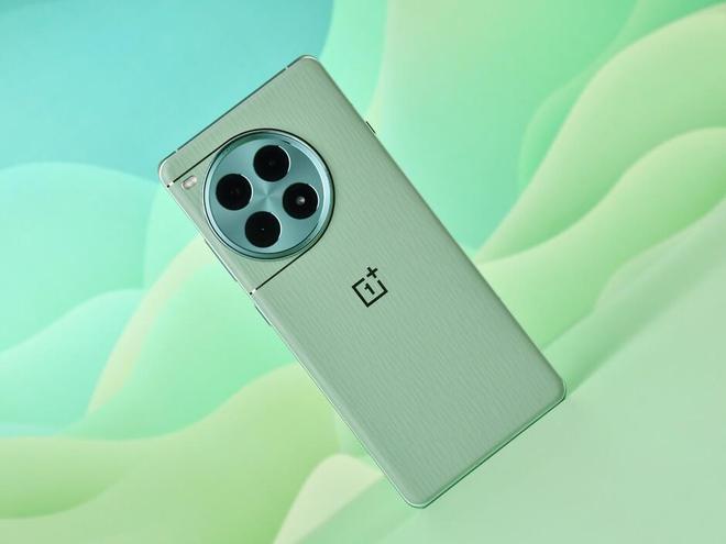 24GB+1TB新机发布骁龙8Gen3+8T旗舰屏仅售3199元起(图4)
